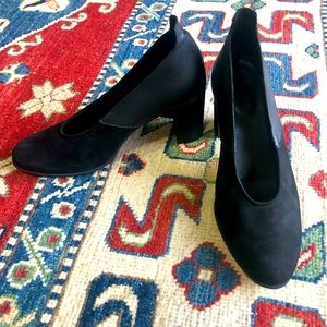 Arche 'karmin' Pump- Black- Nubuck/leather, 37 (7 US). In perfect condition.